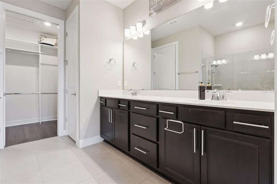 Furnished interior view inside a new home in , Kissimmee (Image 8).