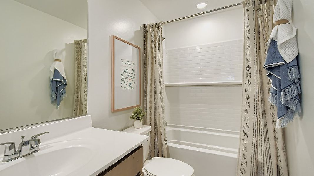 2556 Iris Bath2 F1 Base2