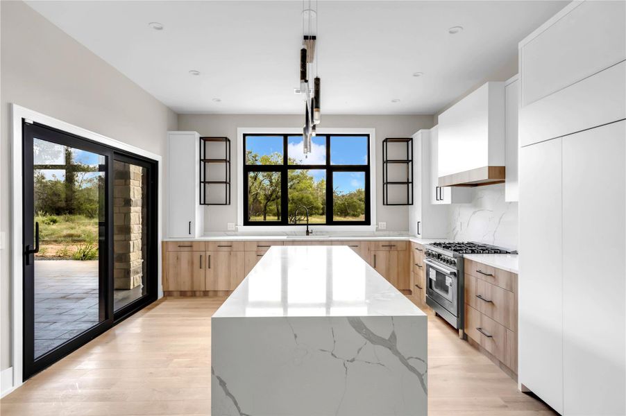 KITCHEN WITH GAS RANGE KITCHEN WITH GAS RANGE