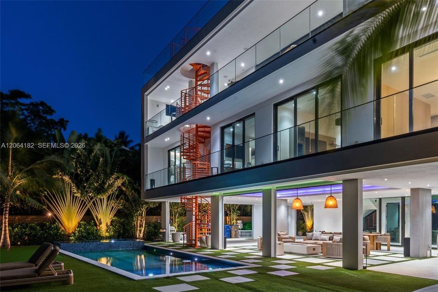 Condo located in Key Largo, FL showcasing its design and architecture (Image 5). Condo located in Key Largo, FL showcasing its design and architecture (Image 5).