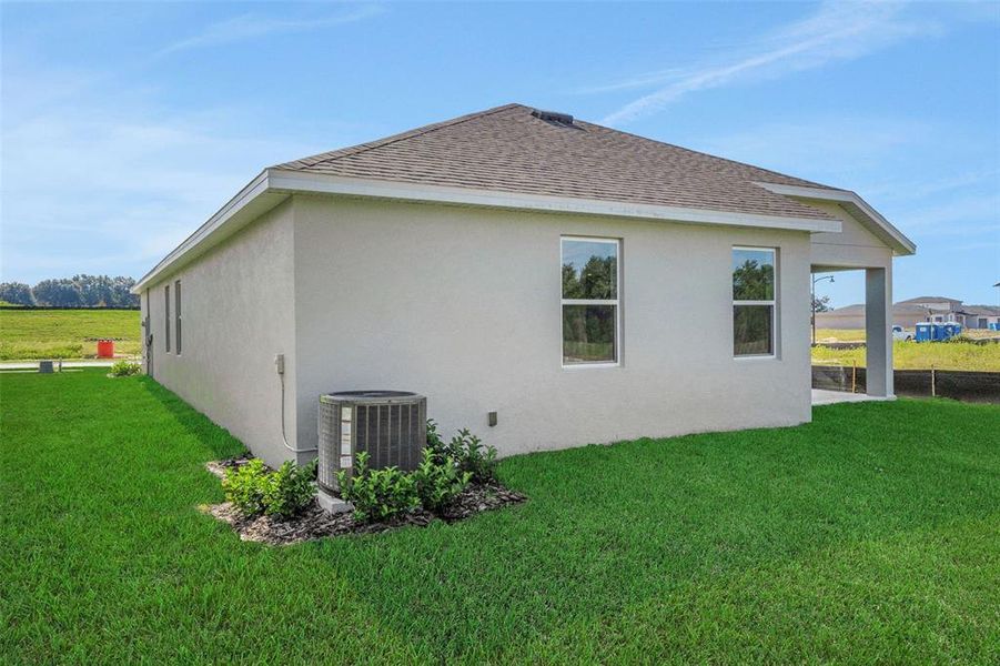 Exterior details and patio area of a home in Lakewood Park, Deland (Image 4).
