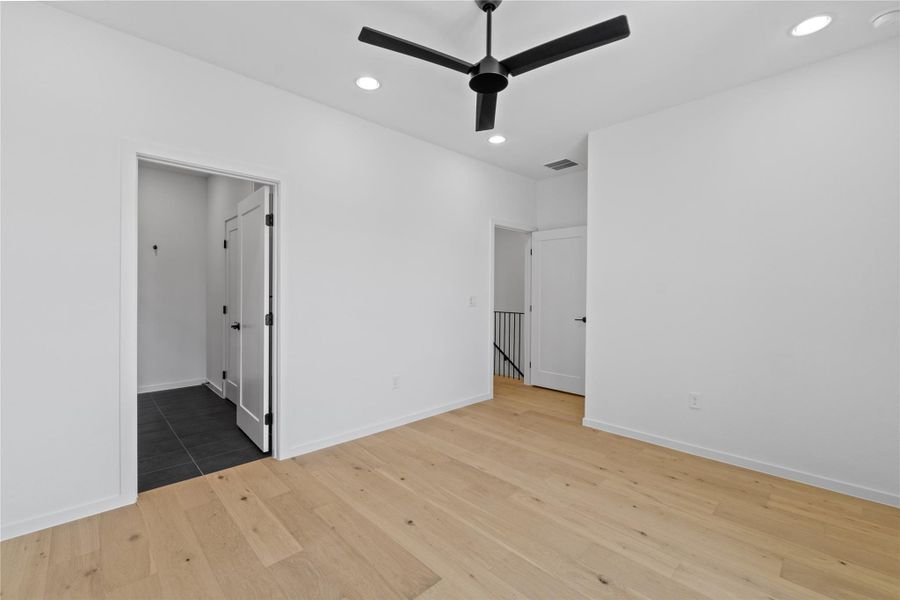 Spacious, unfurnished interior of a new home in Hacienda, Austin (Image 18).