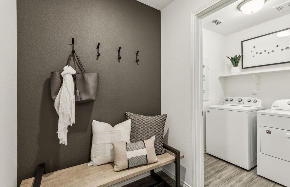 Furnished interior view inside a new home in Elizabeth Creek, Haslet (Image 6).