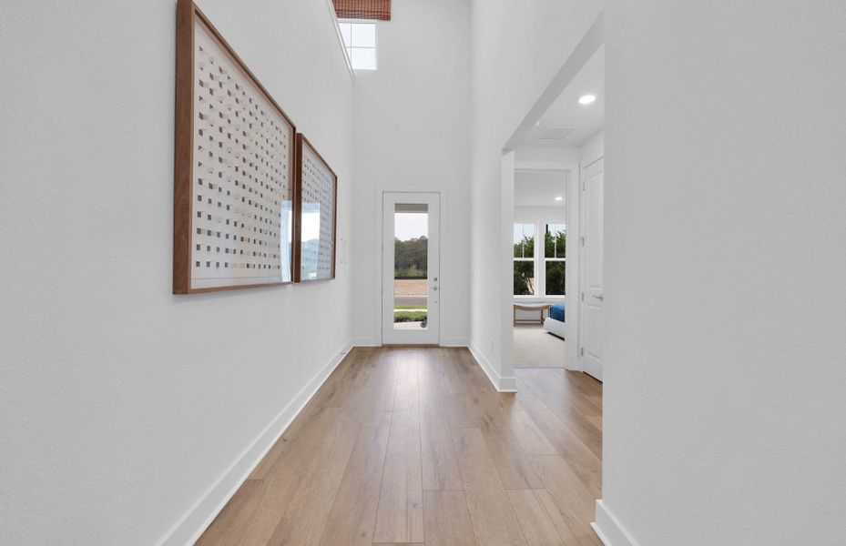 Representative unfurnished interior of a home built from the Merlot Grand by Pulte Homes in Terrapin Creek, Jacksonville (Image 22).