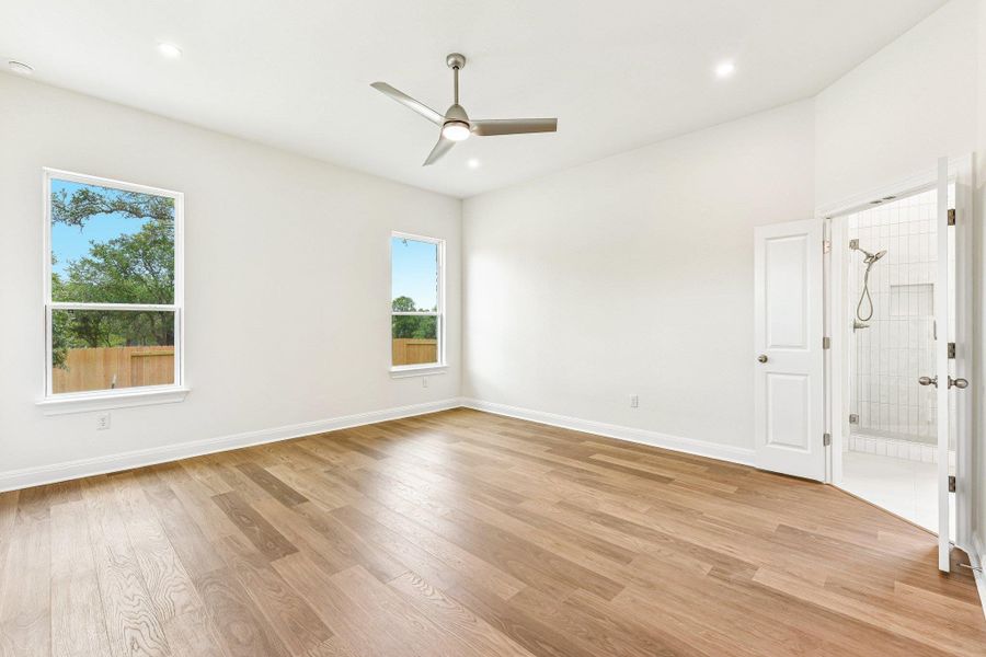 Spacious, unfurnished interior of a new home in Persimmon, Buda (Image 16). Spacious, unfurnished interior of a new home in Persimmon, Buda (Image 16).