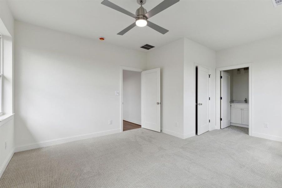 Spacious, unfurnished interior of a new home in , Dallas (Image 22).