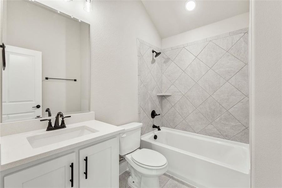 Furnished interior view inside a new home in Glenbrook, Red Oak (Image 13).