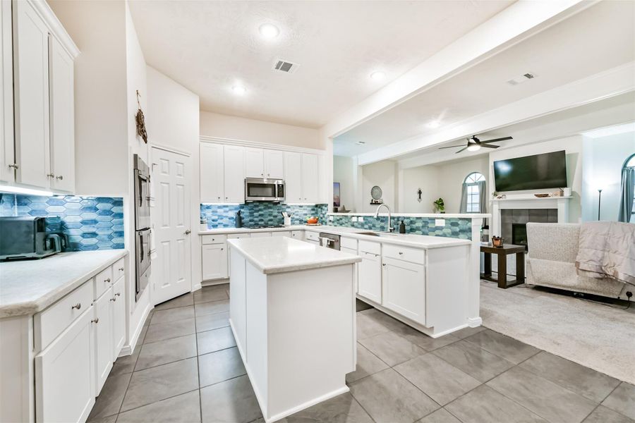 Furnished interior view inside a new home in , League City (Image 44).