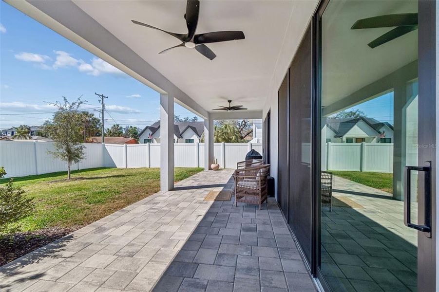 Exterior details and patio area of a home in , Tampa (Image 4).