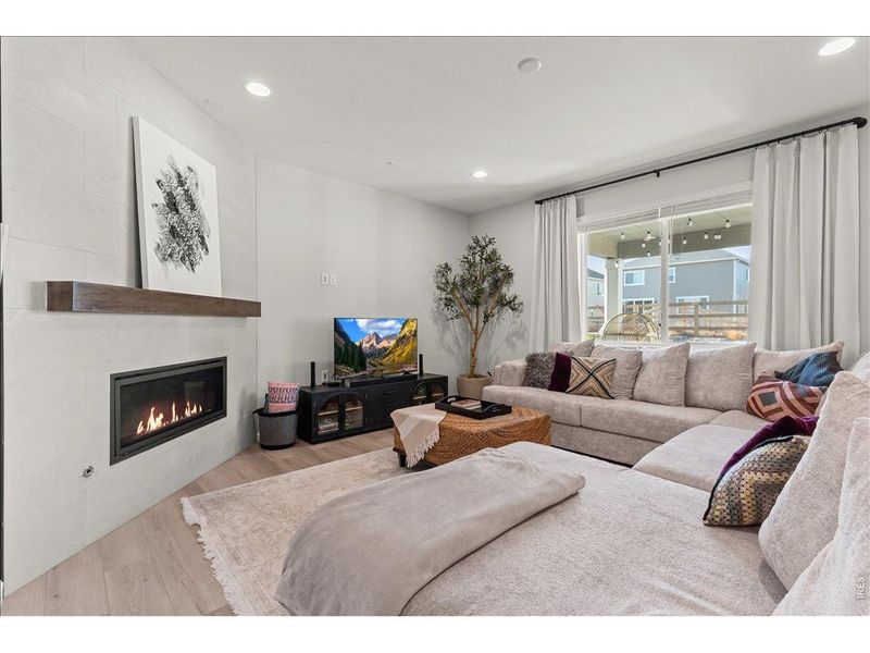 Furnished interior view inside a new home in Prairie Song, Windsor (Image 33).