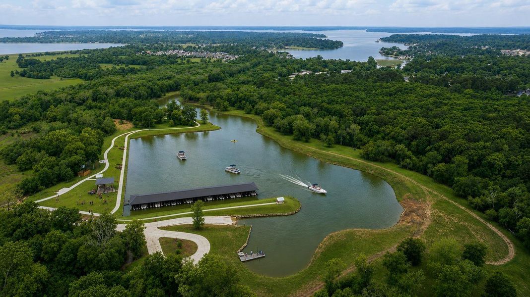 A standout Chambers Creek amenity, the private marina and boat launch make enjoying Lake Conroe easy. A standout Chambers Creek amenity, the private marina and boat launch make enjoying Lake Conroe easy.