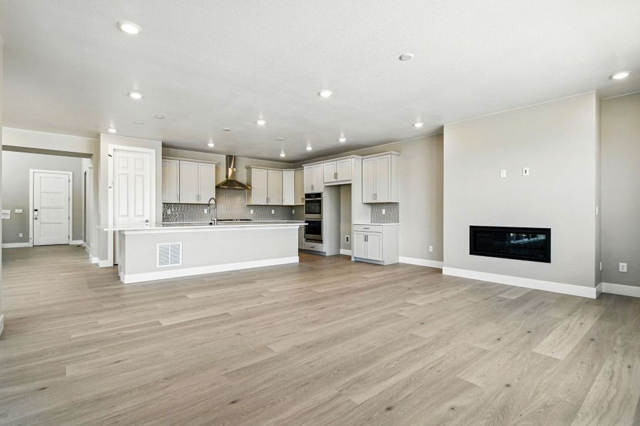 Spacious, unfurnished interior of a new home in Trailstone, Arvada (Image 23).