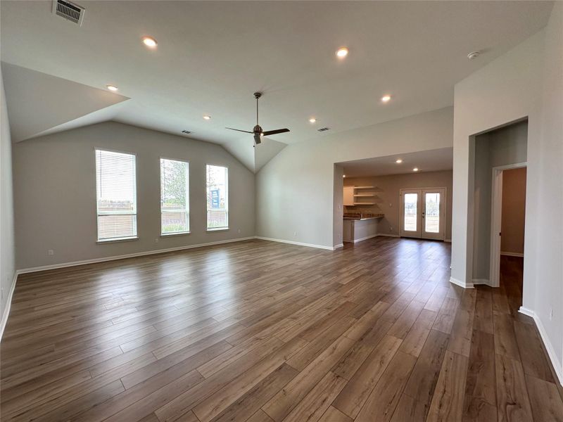 Spacious, unfurnished interior of a new home in , Jarrell (Image 8).