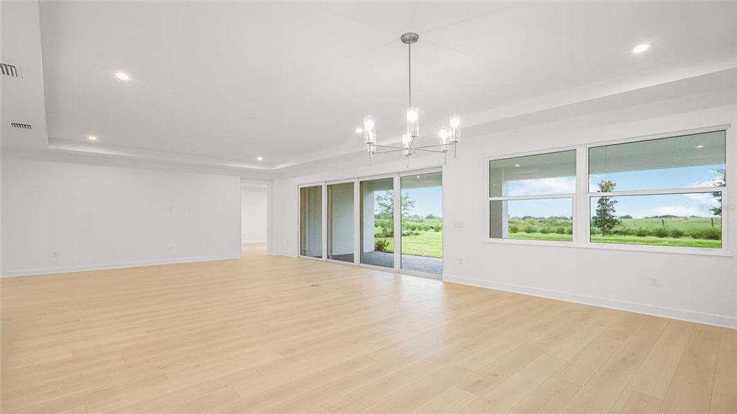 Spacious, unfurnished interior of a new home in Cresswind at Lake Harris, Tavares (Image 23).