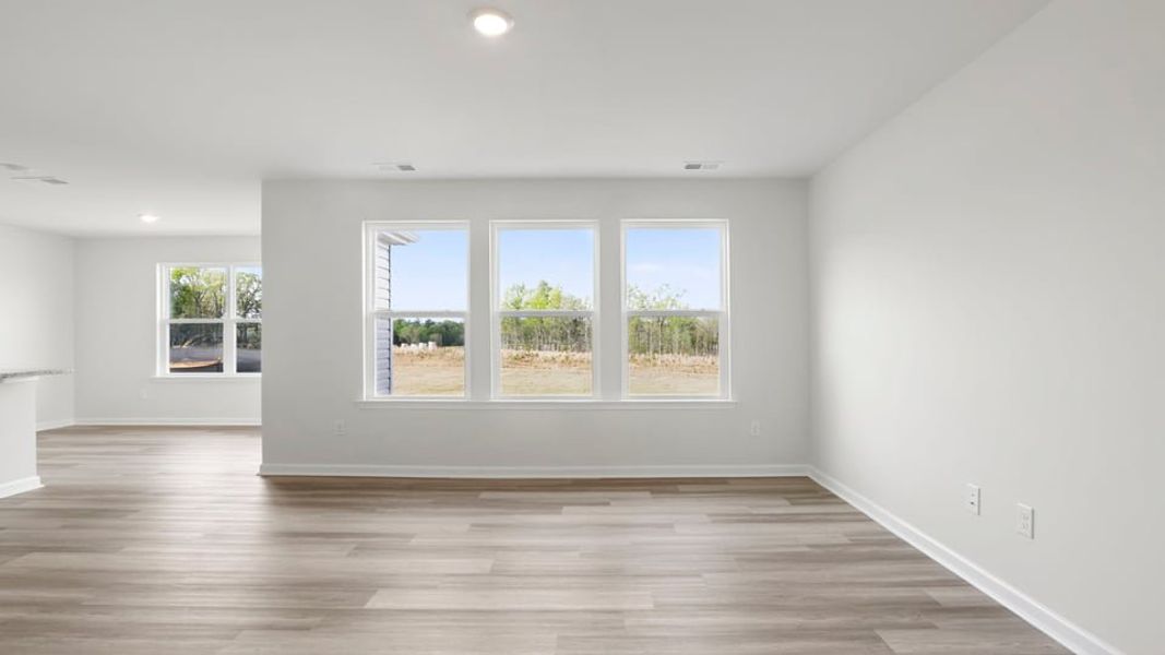 Spacious, unfurnished interior of a new home in Varner Station, Woodruff (Image 16).