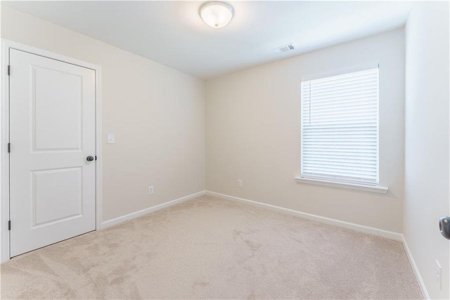Spacious, unfurnished interior of a new home in Edenglen, Buford (Image 28).