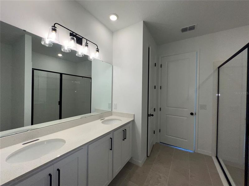 Furnished interior view inside a new home in Hawks Run, Kissimmee (Image 7). Furnished interior view inside a new home in Hawks Run, Kissimmee (Image 7).