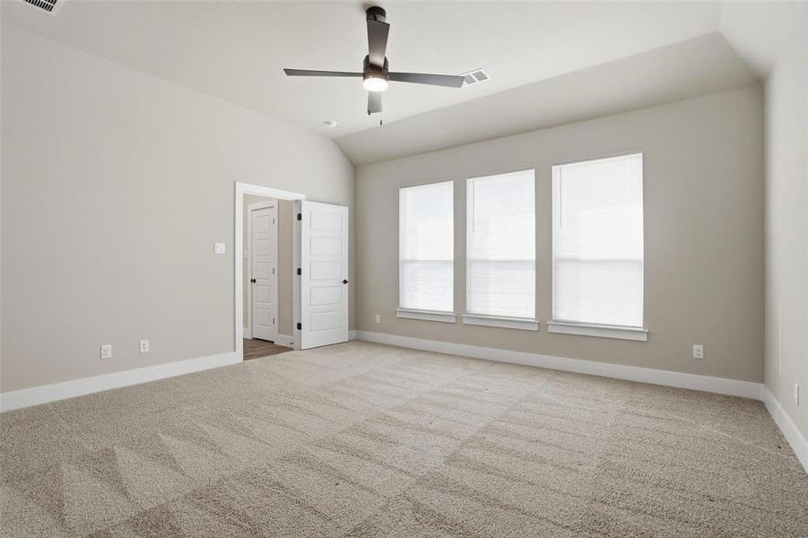 Spacious, unfurnished interior of a new home in Whispering Winds, Springtown (Image 24).