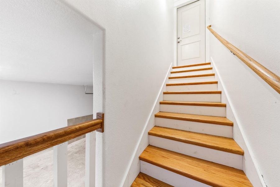 Separate entrance to studio or or 5th Bedroom