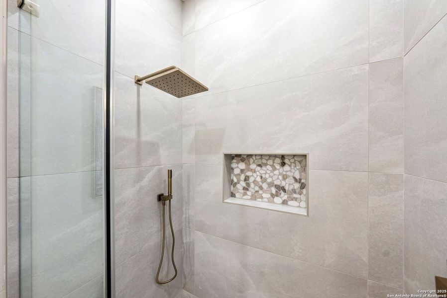 Close-up of interior finishes inside a home in , Bandera (Image 21).