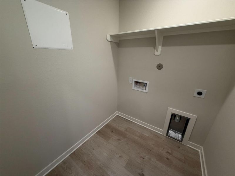 Spacious, unfurnished interior of a new home in Sterling Ridge, Huntsville (Image 16). Spacious, unfurnished interior of a new home in Sterling Ridge, Huntsville (Image 16).