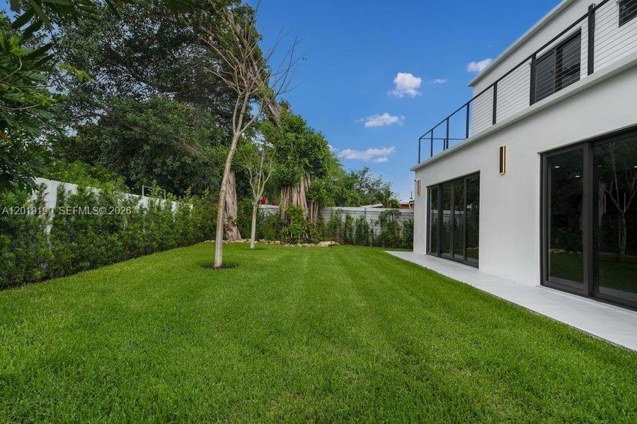 Exterior details and patio area of a home in , Miami (Image 4).