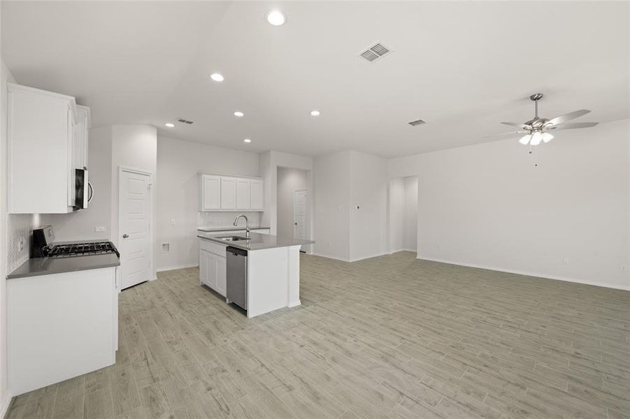 313 Comanche- Dining-2 313 Comanche- Dining-2