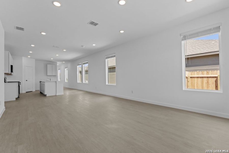 Spacious, unfurnished interior of a new home in Juniper Ranch, Spring Branch (Image 16).