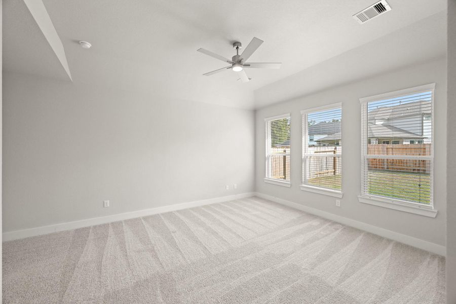 Spacious, unfurnished interior of a new home in Barton Creek Ranch, Conroe (Image 36). Spacious, unfurnished interior of a new home in Barton Creek Ranch, Conroe (Image 36).