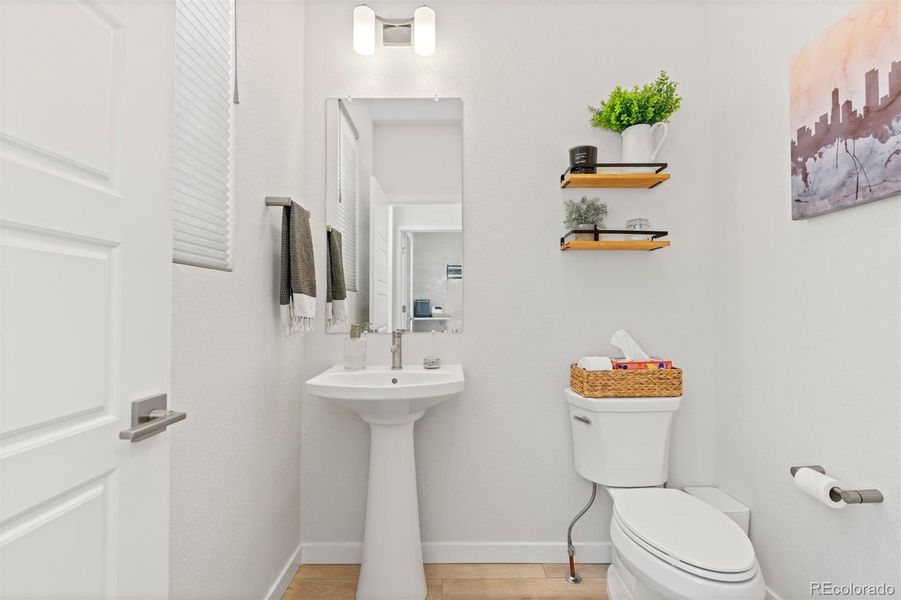 Main level powder bath