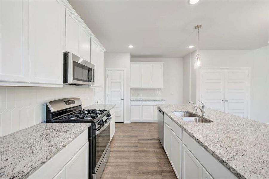 Furnished interior view inside a new home in Elevon, Lavon (Image 9).
