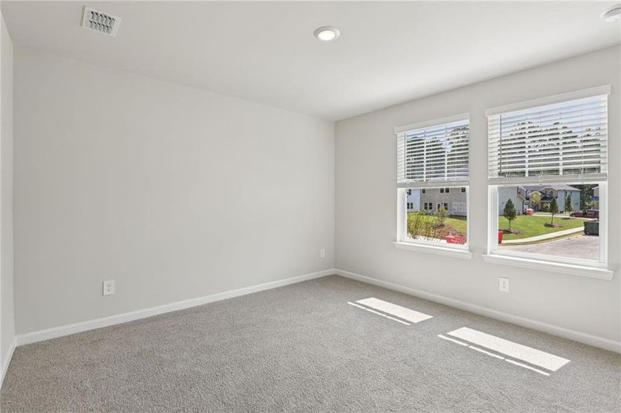 Spacious, unfurnished interior of a new home in The Oaks at Dawson, Dawsonville (Image 29).