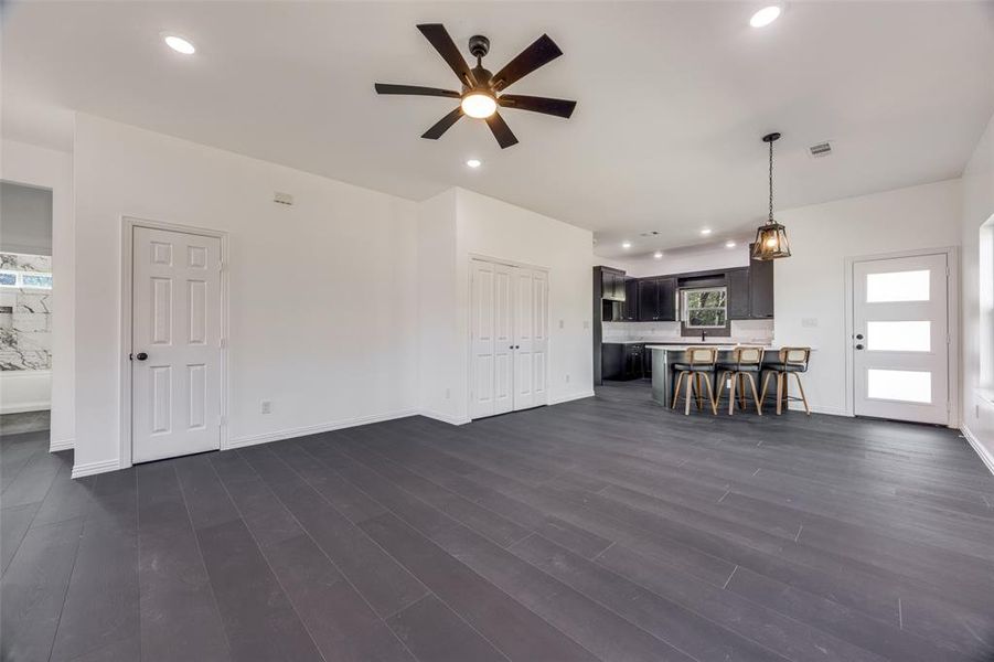 Spacious, unfurnished interior of a new home in , Greenville (Image 16).