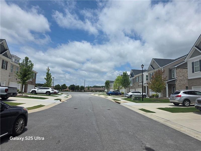 Image 33 of a home in .