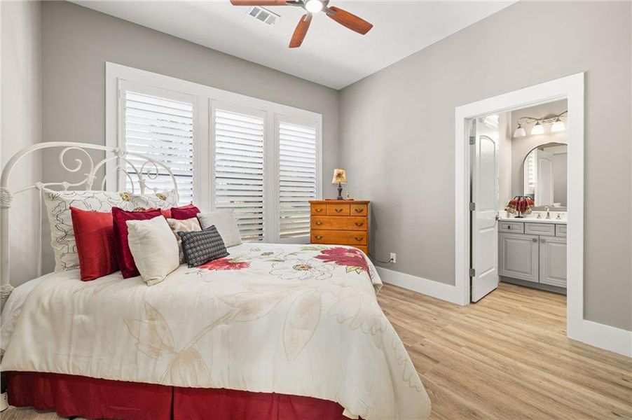 Furnished interior view inside a new home in , Jefferson (Image 34).