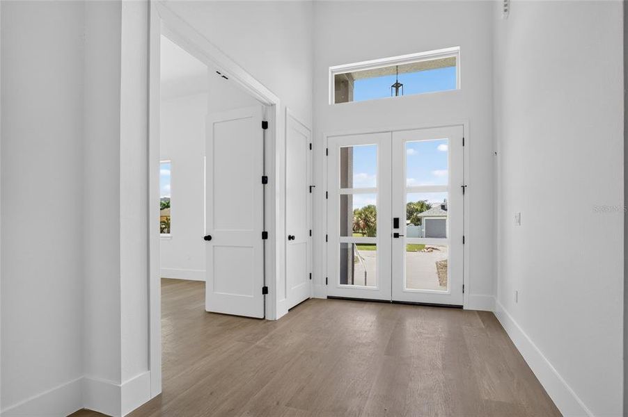Spacious, unfurnished interior of a new home in , Port Charlotte (Image 42).