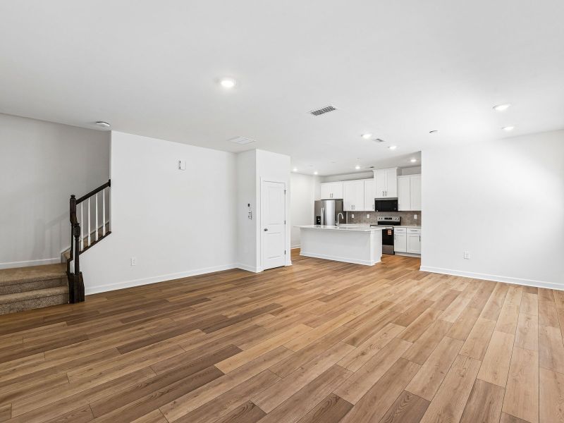 Spacious, unfurnished interior of a new home in Avalon, Gastonia (Image 9).