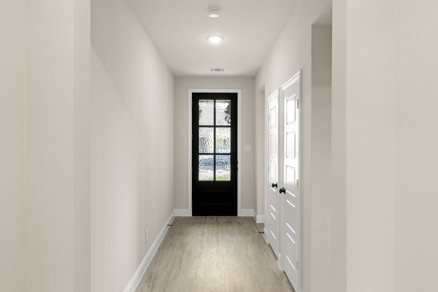 Spacious, unfurnished interior of a new home in Creekside, Royse City (Image 16).