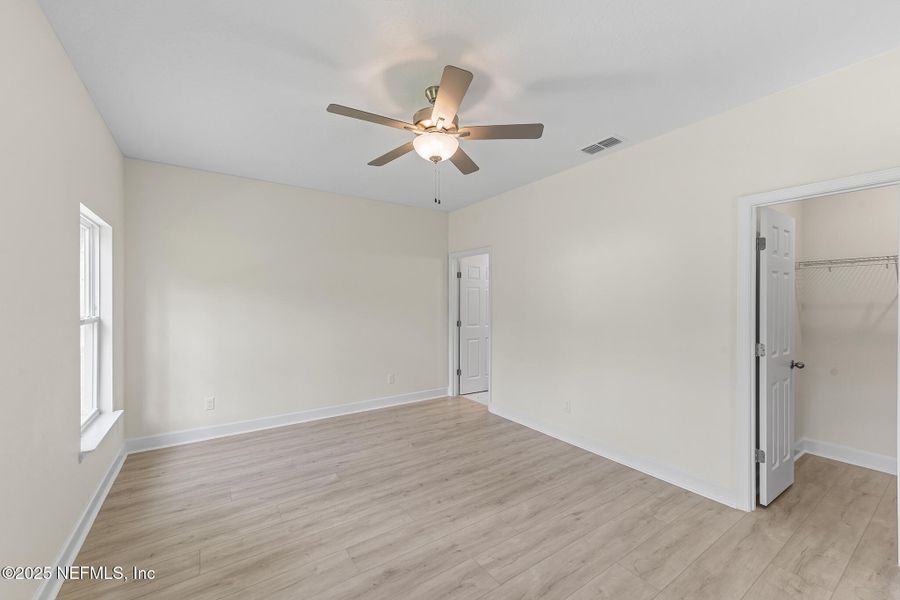Spacious, unfurnished interior of a new home in , Jacksonville (Image 14).