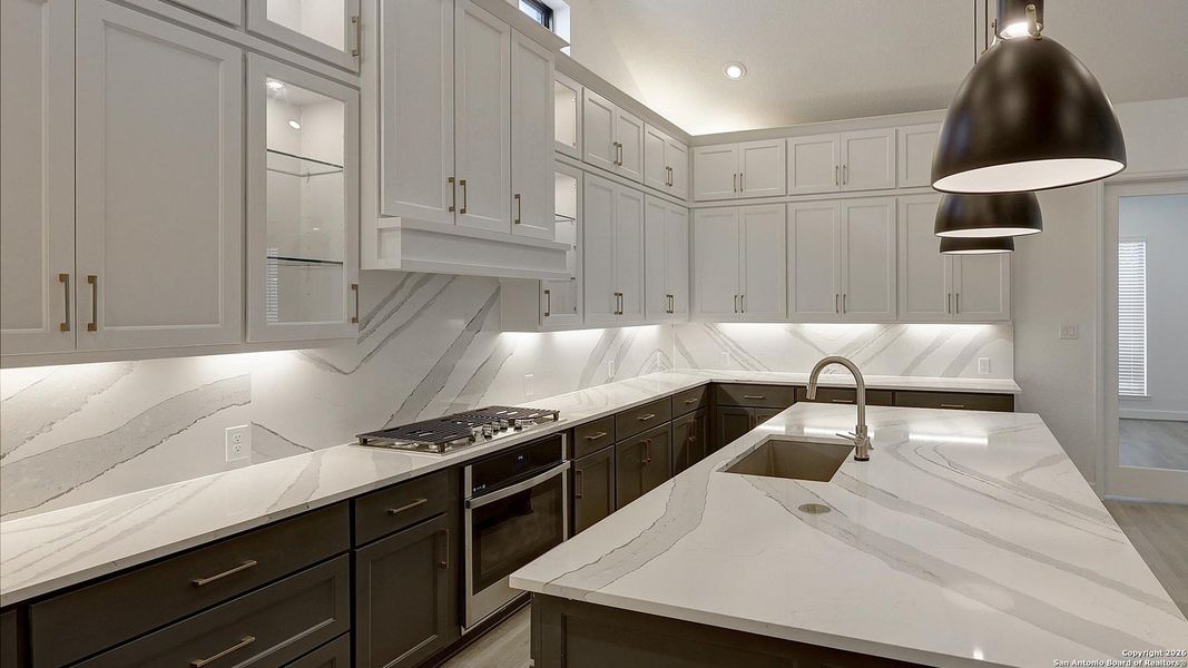 Furnished interior view inside a new home in Esperanza 80', Boerne (Image 6).