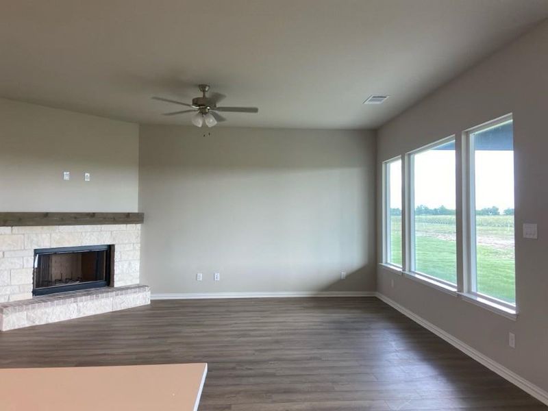 Spacious, unfurnished interior of a new home in Clear Sky Addition, Valley View (Image 8). Spacious, unfurnished interior of a new home in Clear Sky Addition, Valley View (Image 8).