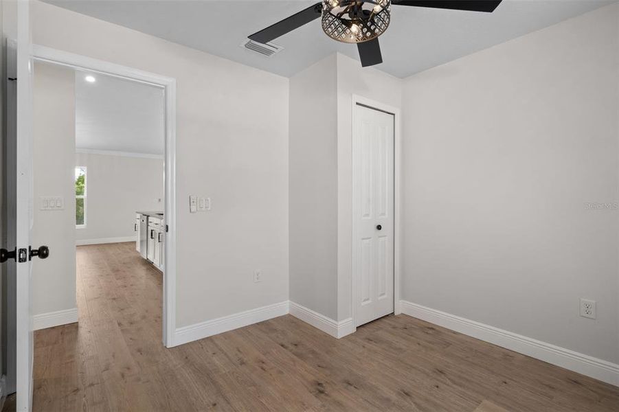 Spacious, unfurnished interior of a new home in , Weeki Wachee (Image 46).
