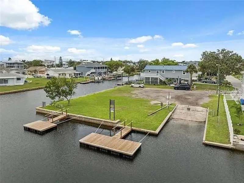 Community amenities in , Hudson (Image 7).