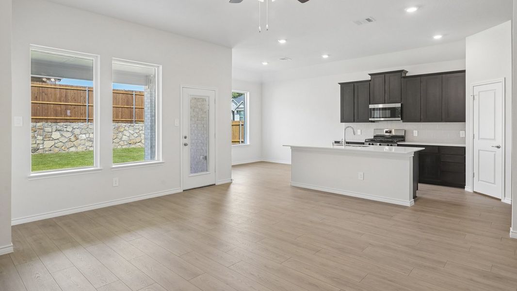 Spacious, unfurnished interior of a new home in Morning Ridge, Princeton (Image 5).