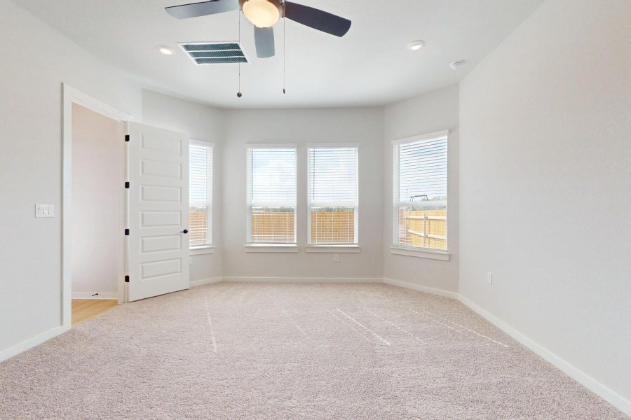 Spacious, unfurnished interior of a new home in Estancia West, Manchaca (Image 20). Spacious, unfurnished interior of a new home in Estancia West, Manchaca (Image 20).