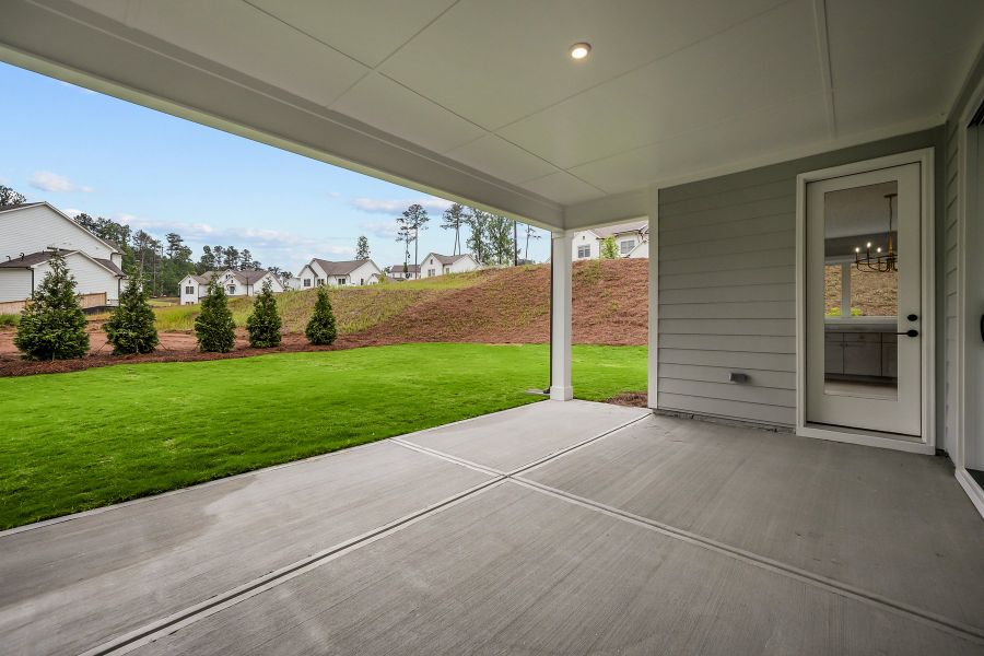 Exterior details and patio area of a home in Ellis, Marietta (Image 3).