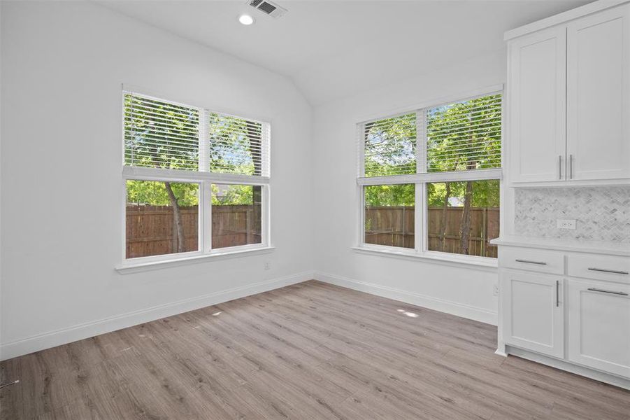 Spacious, unfurnished interior of a new home in , Waxahachie (Image 23).