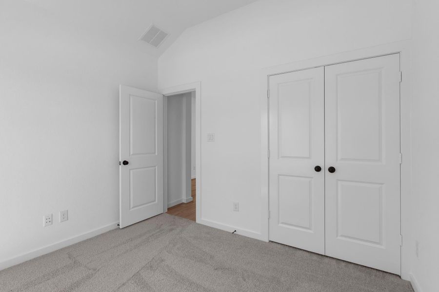 Spacious, unfurnished interior of a new home in Sienna 45', 50', Missouri City (Image 17).