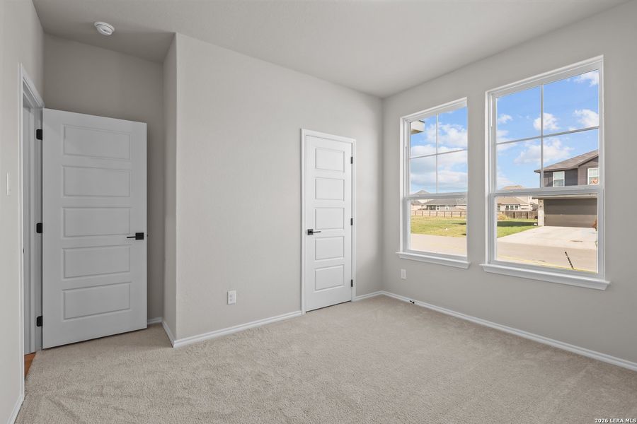 Spacious, unfurnished interior of a new home in Hannah Heights, Seguin (Image 23).
