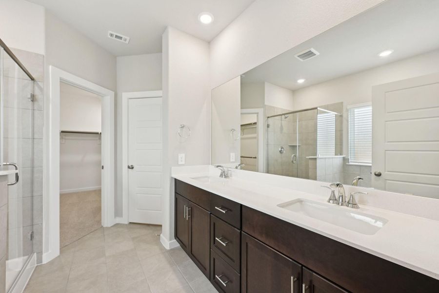 Furnished interior view inside a new home in Heights of Barbers Hill, Mont Belvieu (Image 6).